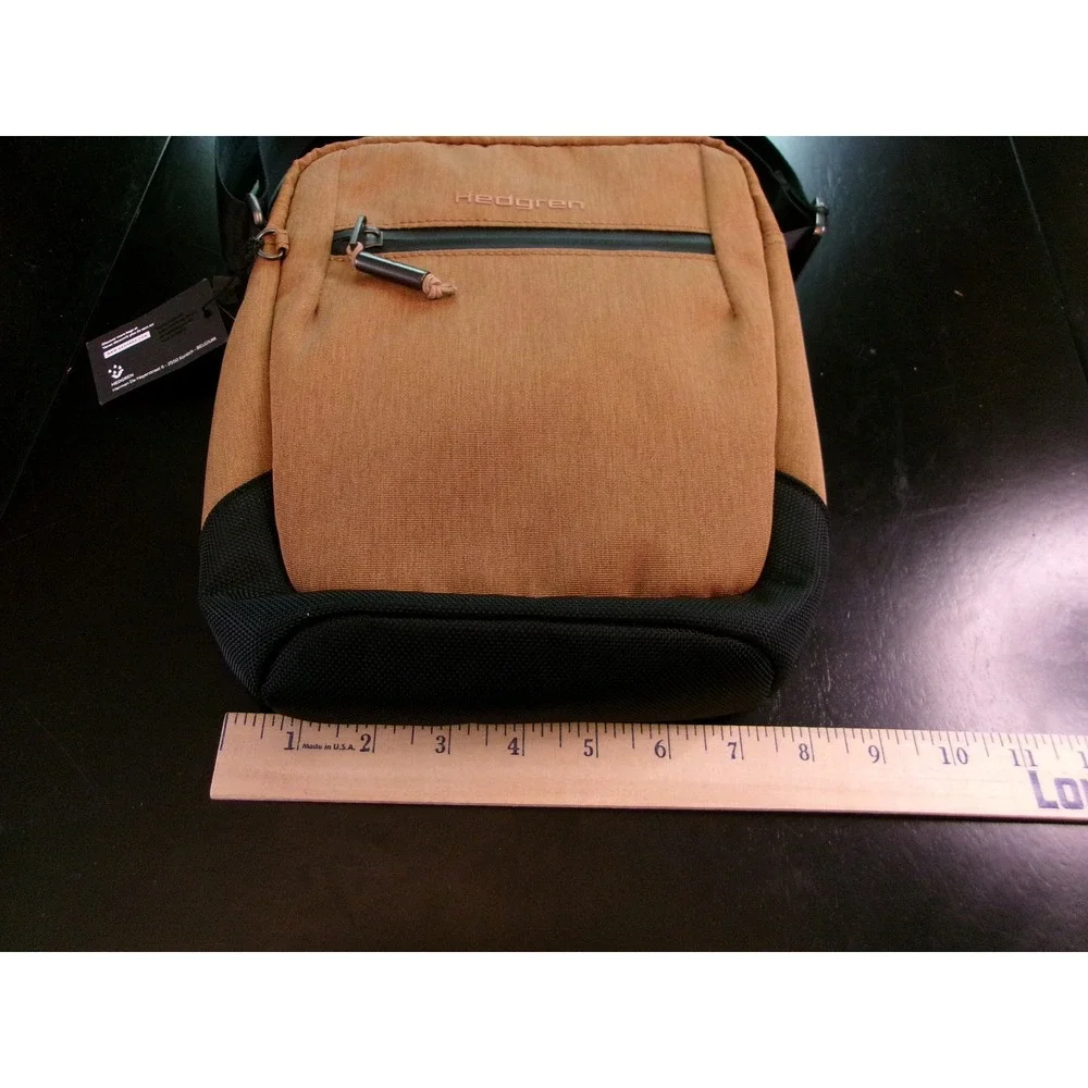 Hedgren Mens Crossbody Shoulder Bag Tan Black Adjustable Strap NWT‎